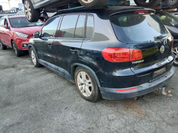 P5033 - Volkswagen Tiguan 2012 Black Wrecking - Image 8