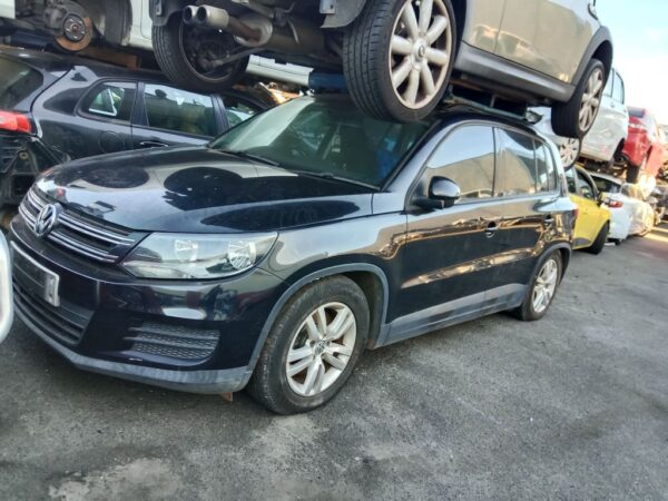 P5033 - Volkswagen Tiguan 2012 Black Wrecking - Image 15
