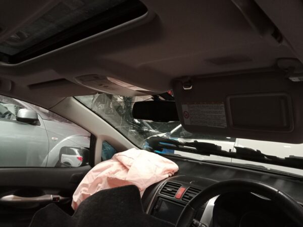 P5035 - Toyota corolla 2011 Grey Wrecking - Image 6