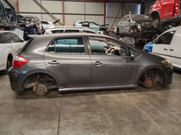 P5035 - Toyota corolla 2011 Grey Wrecking - Image 9