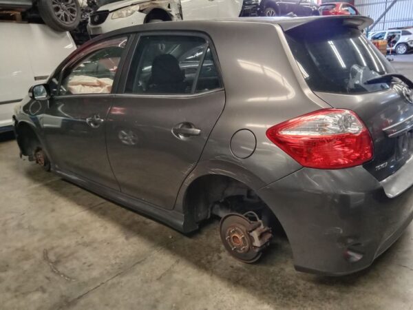 P5035 - Toyota corolla 2011 Grey Wrecking - Image 12