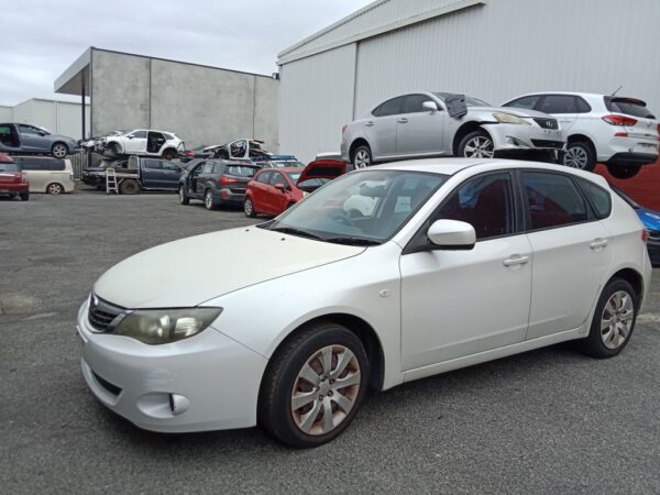 P5038 - Subaru Impreza 2009 White Wrecking - Image 8