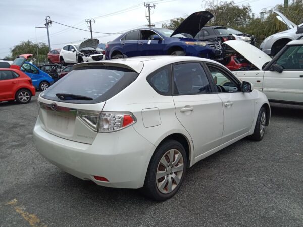 P5038 - Subaru Impreza 2009 White Wrecking - Image 11