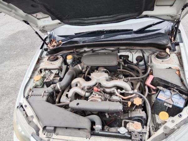 P5038 - Subaru Impreza 2009 White Wrecking - Image 16