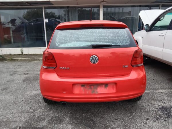 P5039 - Volkswagen polo 2011 Red Wrecking - Image 7