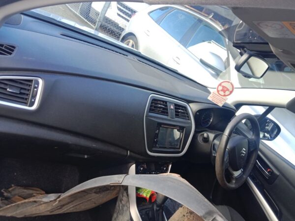 P5040 - Suzuki S-Cross 2014 Silver Wrecking - Image 5