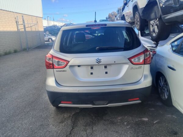 P5040 - Suzuki S-Cross 2014 Silver Wrecking - Image 15