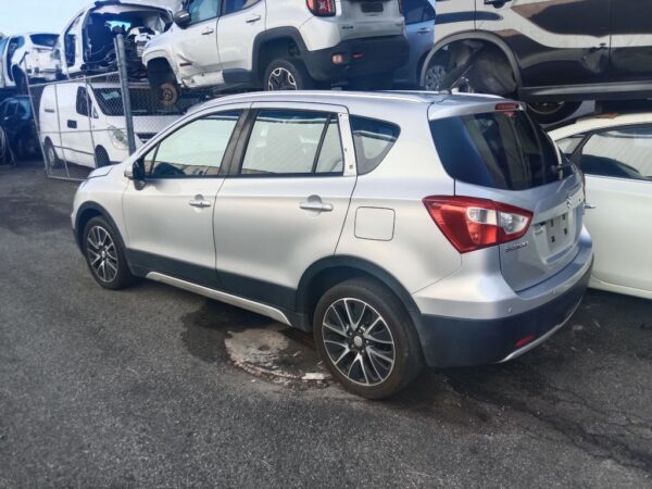P5040 - Suzuki S-Cross 2014 Silver Wrecking - Image 16