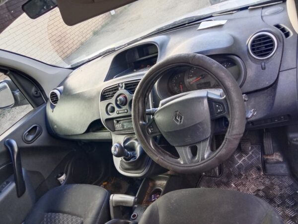 P5041 - Renault Kangoo 2014 Silver Wrecking - Image 4