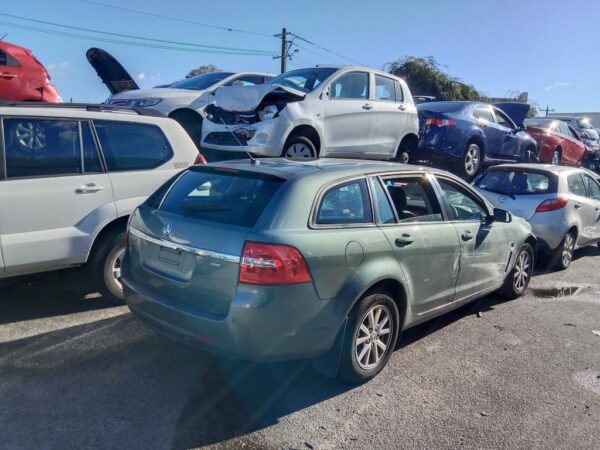 P5042 - Holden Commodore evoke 2015 Grey Wrecking - Image 3