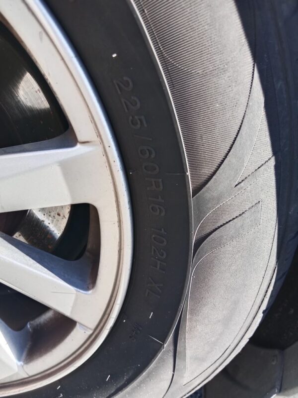 P5042 - Holden Commodore evoke 2015 Grey Wrecking - Image 9