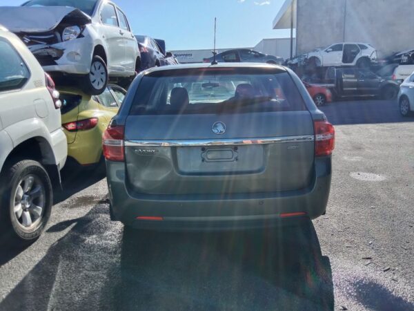 P5042 - Holden Commodore evoke 2015 Grey Wrecking - Image 13