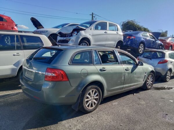 P5042 - Holden Commodore evoke 2015 Grey Wrecking - Image 14