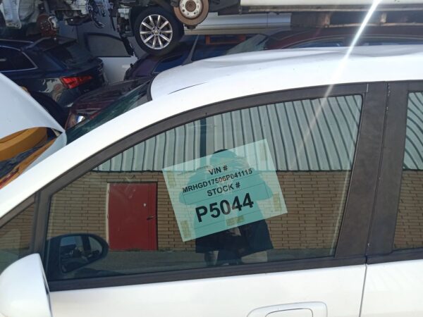 P5044 - Honda jazz 2006 White Wrecking - Image 2