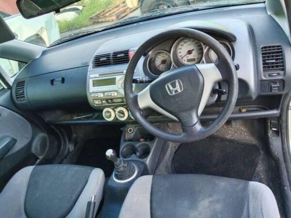 P5044 - Honda jazz 2006 White Wrecking - Image 3