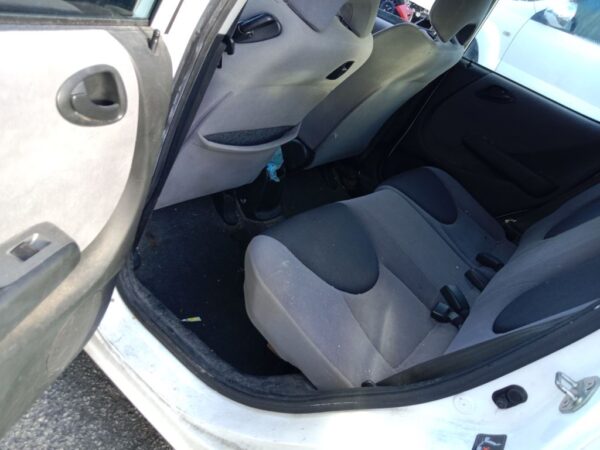 P5044 - Honda jazz 2006 White Wrecking - Image 6