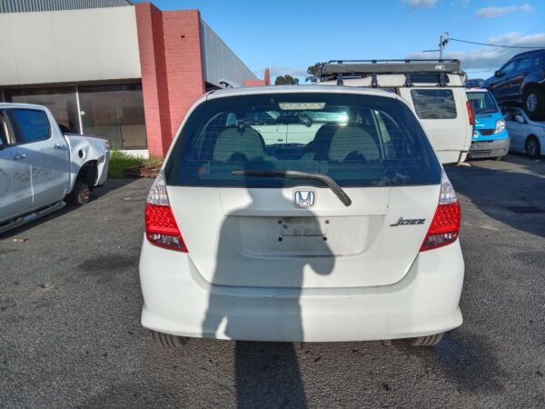 P5044 - Honda jazz 2006 White Wrecking - Image 11