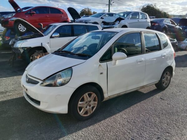 P5044 - Honda jazz 2006 White Wrecking - Image 16