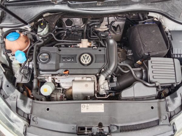 P5045 - Volkswagen golf 2013 White Wrecking - Image 3