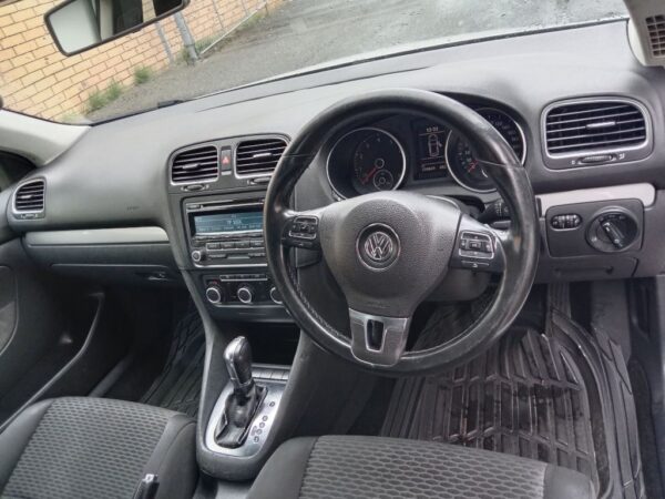 P5045 - Volkswagen golf 2013 White Wrecking - Image 5