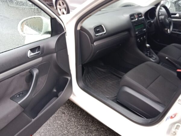 P5045 - Volkswagen golf 2013 White Wrecking - Image 9