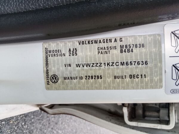 P5045 - Volkswagen golf 2013 White Wrecking - Image 12