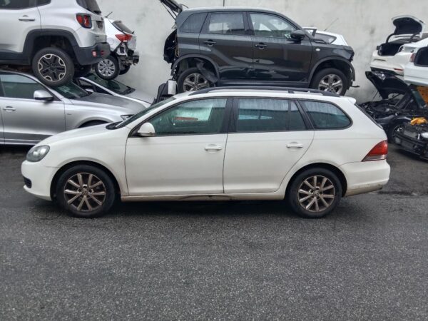 P5045 - Volkswagen golf 2013 White Wrecking - Image 15