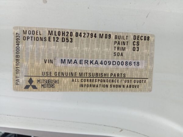 P5046 - Mitsubishi Triton 2009 White Wrecking - Image 11