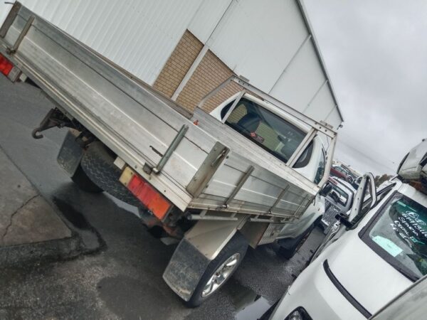 P5046 - Mitsubishi Triton 2009 White Wrecking - Image 12