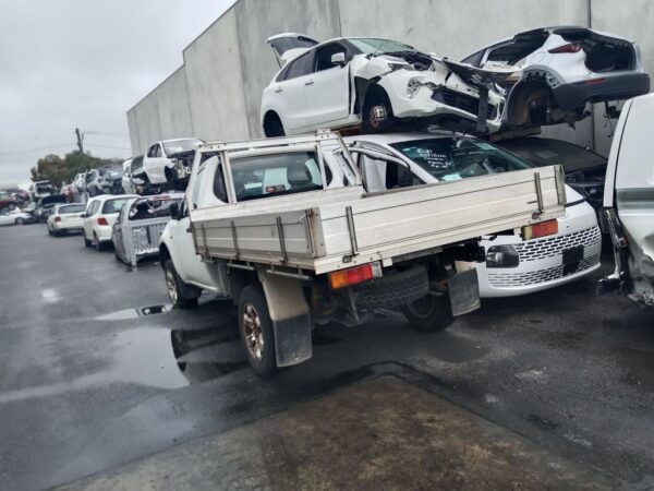 P5046 - Mitsubishi Triton 2009 White Wrecking - Image 14