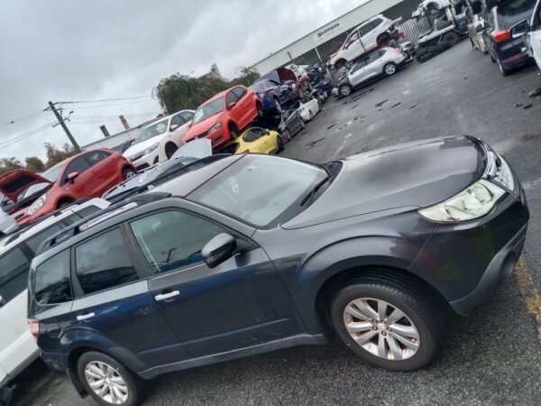 P5047 - Subaru Forester 2011 Grey Wrecking - Image 3