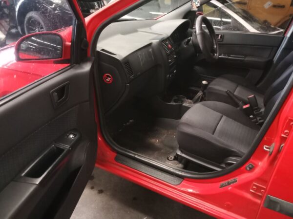 P5048 - Hyundai Getz 2007 Red Wrecking - Image 5