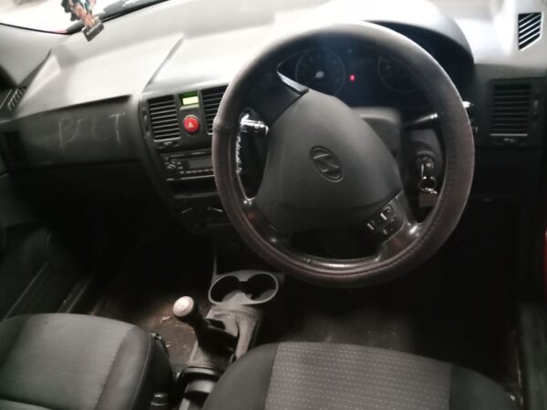 P5048 - Hyundai Getz 2007 Red Wrecking - Image 8