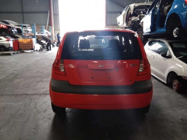 P5048 - Hyundai Getz 2007 Red Wrecking - Image 13