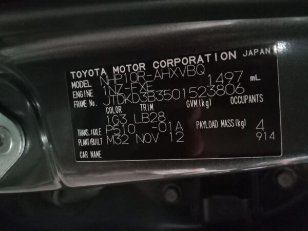 P5050 - Toyota Prius C 2012 Grey Wrecking - Image 6