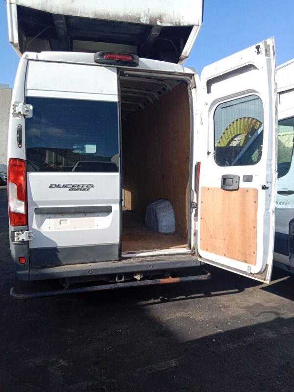P5051 - Fiat Ducato 2018 White Wrecking - Image 4