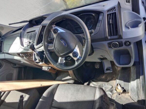P5052 - Ford Transit 2015 White Wrecking - Image 4