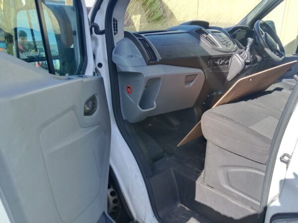 P5052 - Ford Transit 2015 White Wrecking - Image 13
