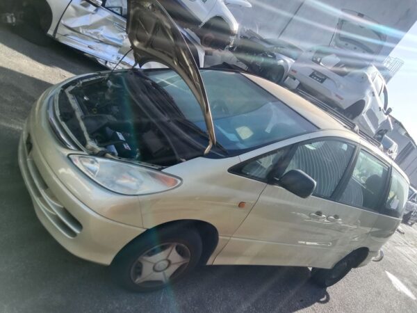 P5053 - Toyota Tarago 2003 Gold Wrecking - Image 2