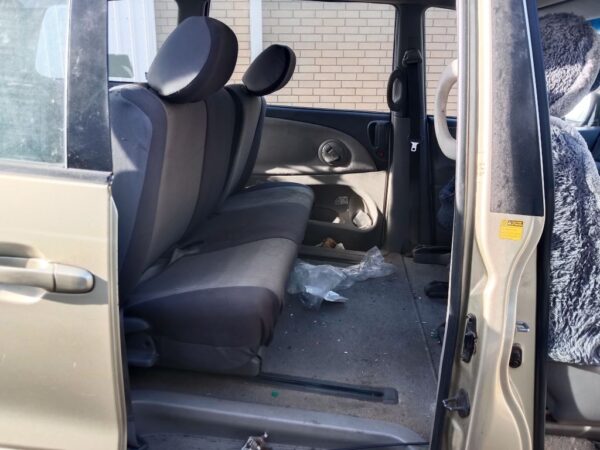 P5053 - Toyota Tarago 2003 Gold Wrecking - Image 6