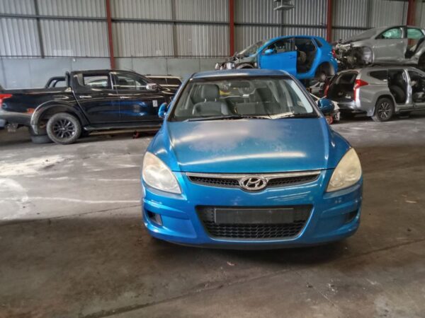 P5055 - Hyundai i30 2010 Blue Wrecking