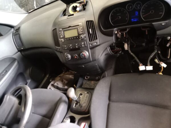 P5055 - Hyundai i30 2010 Blue Wrecking - Image 4