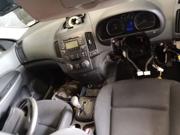 P5055 - Hyundai i30 2010 Blue Wrecking - Image 6