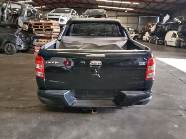 P5056 - Mitsubishi Triton 2017 Black Wrecking - Image 13