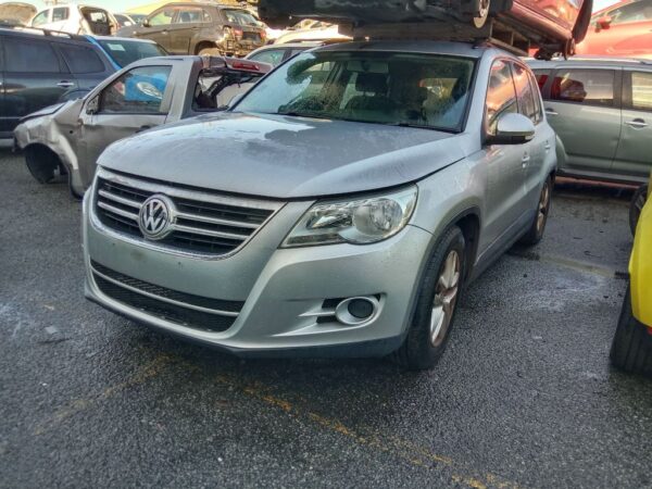 P5057 - Volkswagen Tiguan 2010 Silver Wrecking
