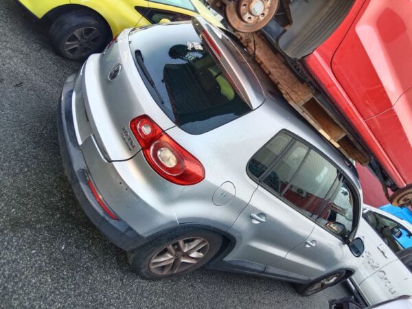 P5057 - Volkswagen Tiguan 2010 Silver Wrecking - Image 10