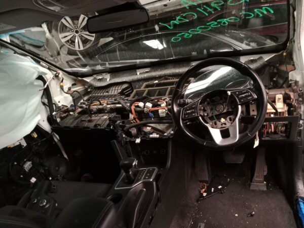 P5058 - Kia Sportage 2020 White Wrecking V - Image 8
