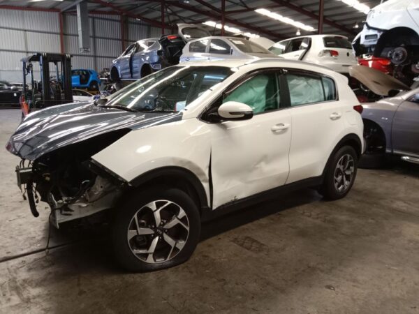 P5058 - Kia Sportage 2020 White Wrecking V - Image 11