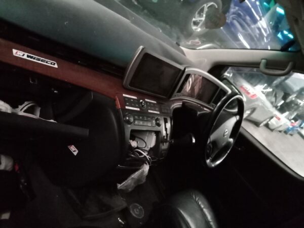 P5059 - Nissan Elgrand 2006 Grey Wrecking - Image 6