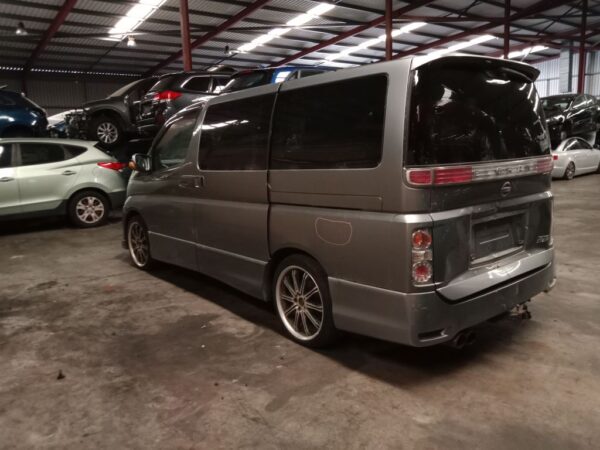 P5059 - Nissan Elgrand 2006 Grey Wrecking - Image 13